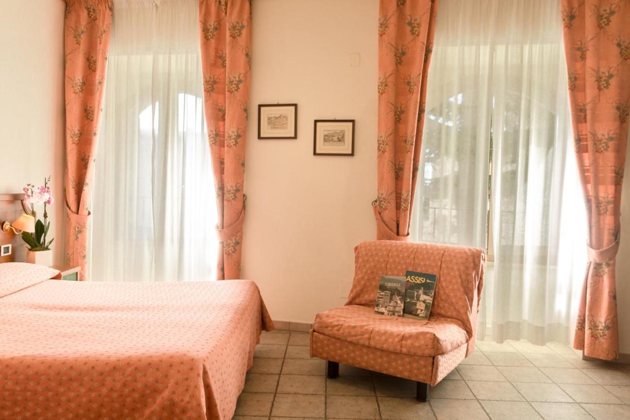 Hotel San Pietro Асизи Екстериор снимка